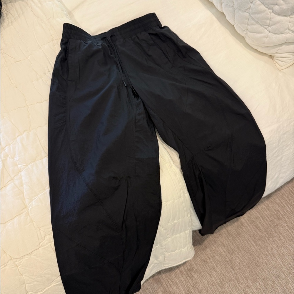 Lululemon Women’s License to Train Mid-Rise Lightweight Jogger